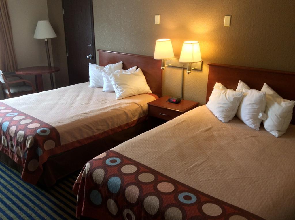 Super 8 By Wyndham Marshalltown Exterior foto